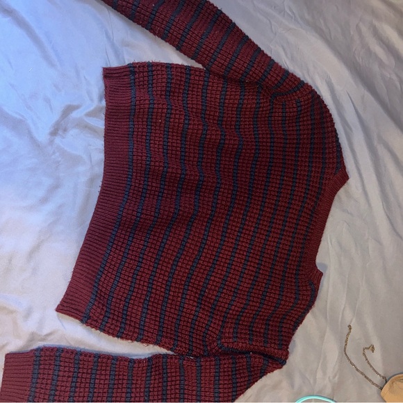 Sweater - Picture 4 of 6